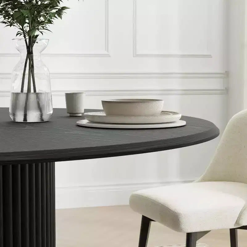 Tavolo da pranzo rotondo da 46" in legno massello di rovere con gambe a piedistallo in rattan intrecciato, 4 posti, nero