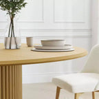 Tavolo da pranzo rotondo da 46" in legno massello di rovere con gambe a piedistallo in rattan intrecciato, 4 posti, nero