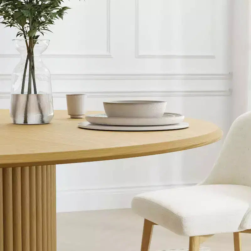 Tavolo da pranzo rotondo da 46" in legno massello di rovere con gambe a piedistallo in rattan intrecciato, 4 posti, nero