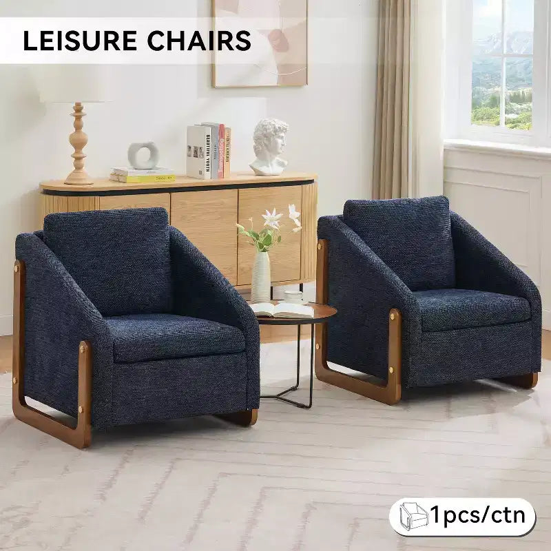 Poltrona Bernie in ciniglia con struttura in legno e borchie