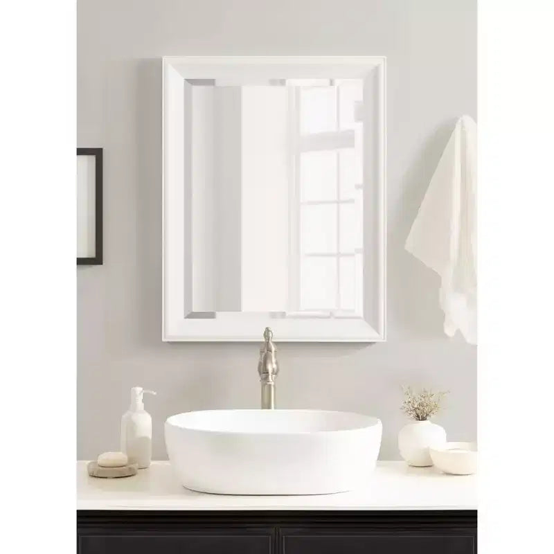Specchio da parete rettangolare Kalla per bagno, con cornice classica, per toeletta e ingresso