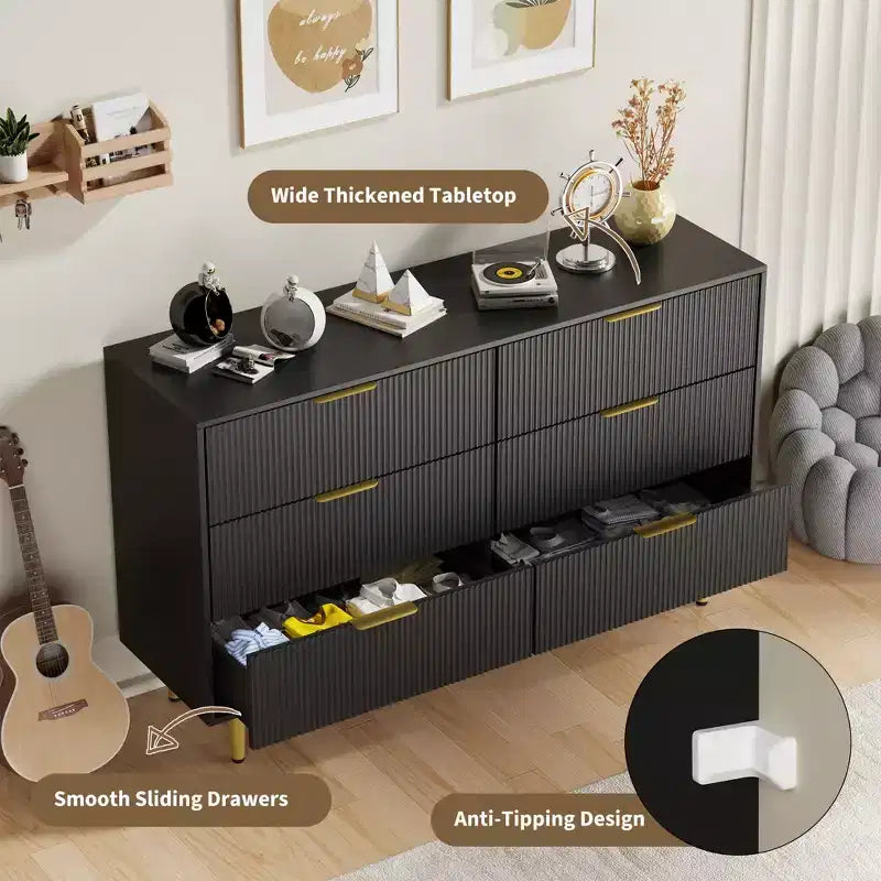 Cassettiera moderna a 6 cassetti nera con scanalature, comò ampio in legno con maniglie e gambe in metallo dorato, grande organizer per camera da letto, soggiorno e ingresso