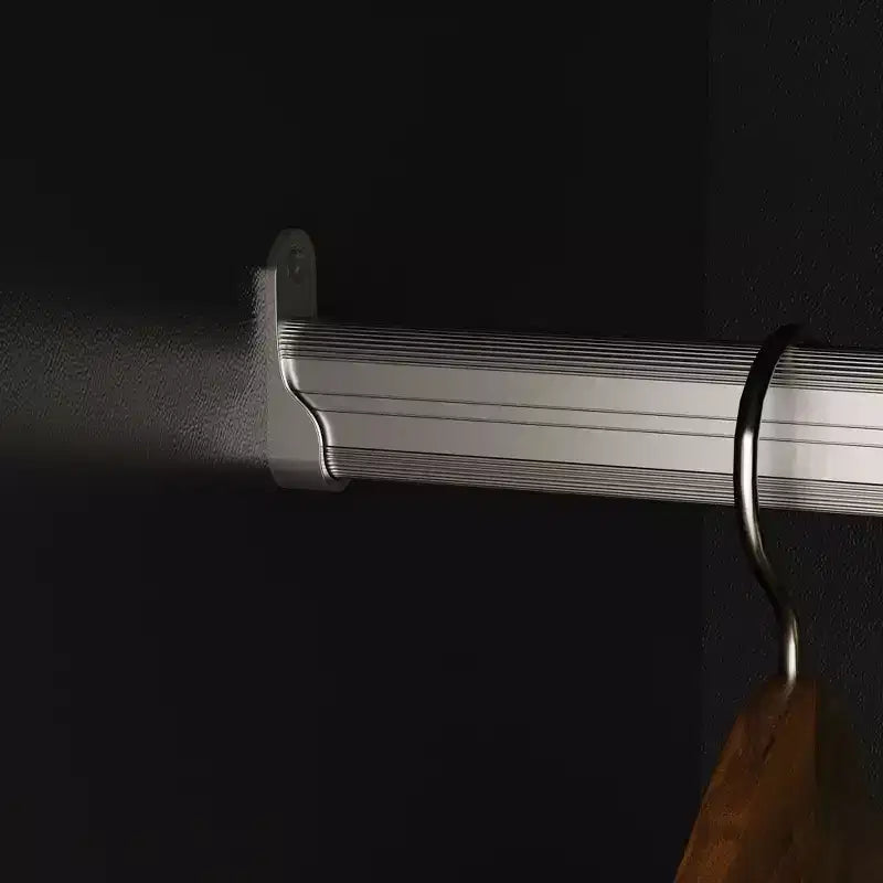 Armadio moderno a 4 ante con specchio, 2 cassetti e aste robuste